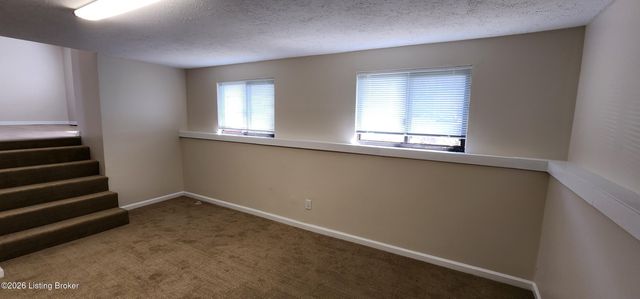 11607 Eastport Dr, Louisville, KY 40241