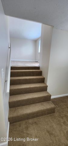 11607 Eastport Dr, Louisville, KY 40241