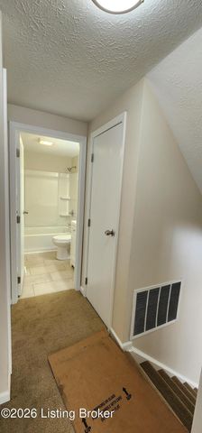 11607 Eastport Dr, Louisville, KY 40241