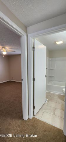 11607 Eastport Dr, Louisville, KY 40241