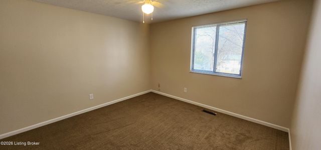 11607 Eastport Dr, Louisville, KY 40241