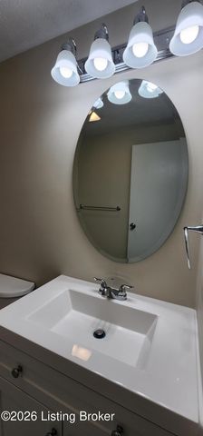 11607 Eastport Dr, Louisville, KY 40241