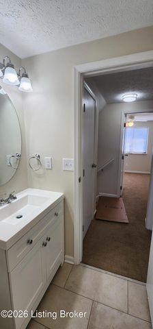 11607 Eastport Dr, Louisville, KY 40241