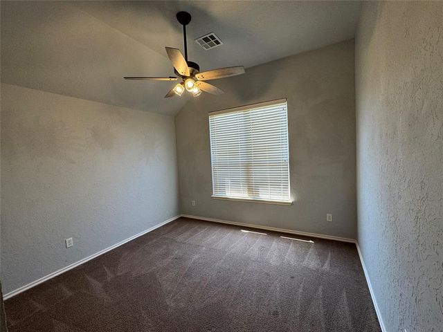 1912 SE 18th Street, Moore, OK 73160