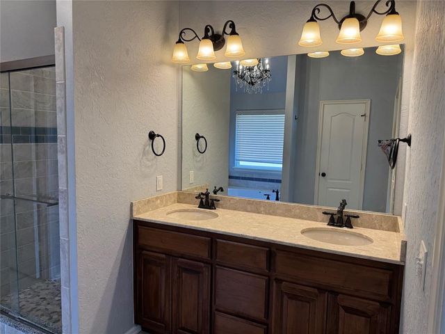 1912 SE 18th Street, Moore, OK 73160