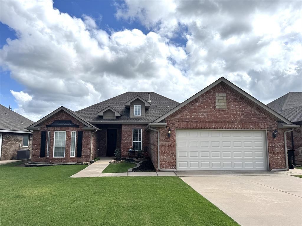 1912 SE 18th Street, Moore, OK 73160