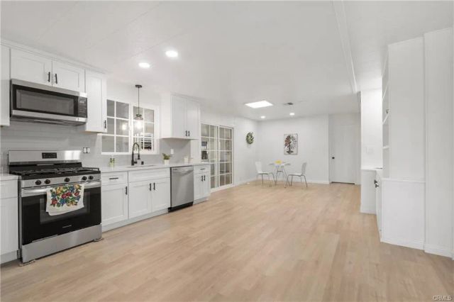 992 S Elk, Hemet, CA 92543