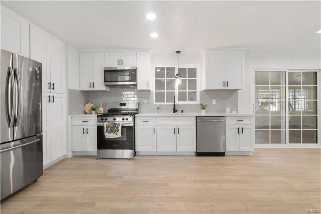 992 S Elk, Hemet, CA 92543