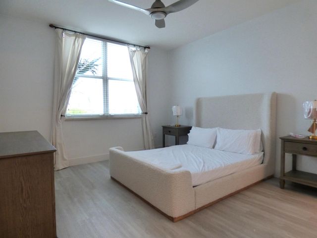 802 W Windward Way 303, Lantana, FL 33462