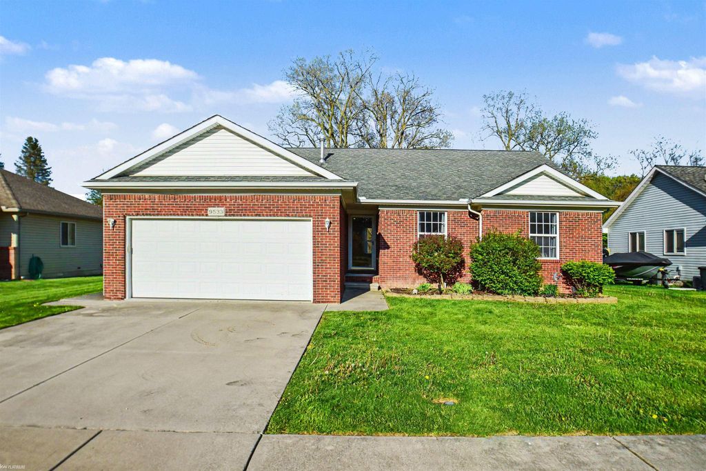 9533 Amy Road, Algonac, MI 48001