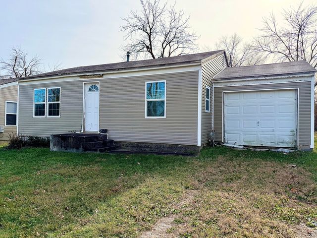 1420 E Livingston Street, Springfield, MO 65803