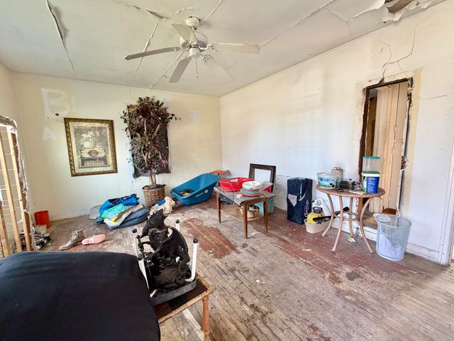 1420 E Livingston Street, Springfield, MO 65803