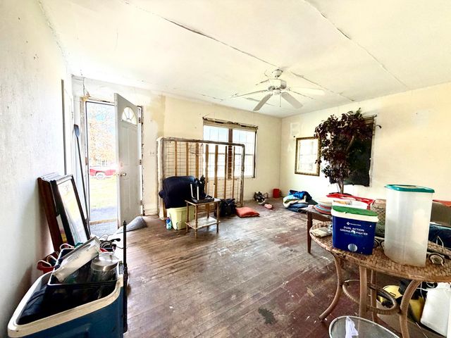 1420 E Livingston Street, Springfield, MO 65803