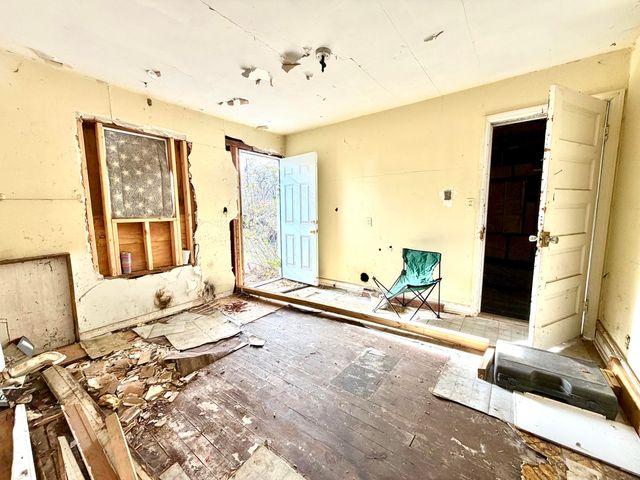 1420 E Livingston Street, Springfield, MO 65803