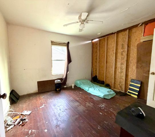 1420 E Livingston Street, Springfield, MO 65803