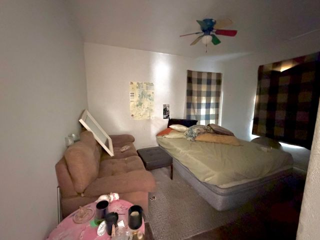 1420 E Livingston Street, Springfield, MO 65803