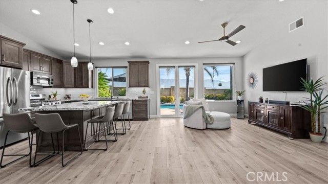 2816 W Sunnyview, Rialto, CA 92377