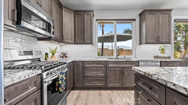 2816 W Sunnyview, Rialto, CA 92377