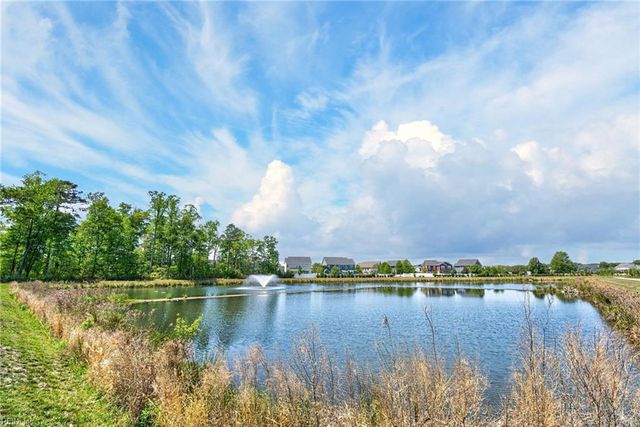 2136 Edwin DR, Chesapeake, VA 23322