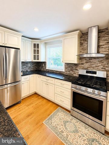 3646 GENESEE DR, Philadelphia, PA 19154