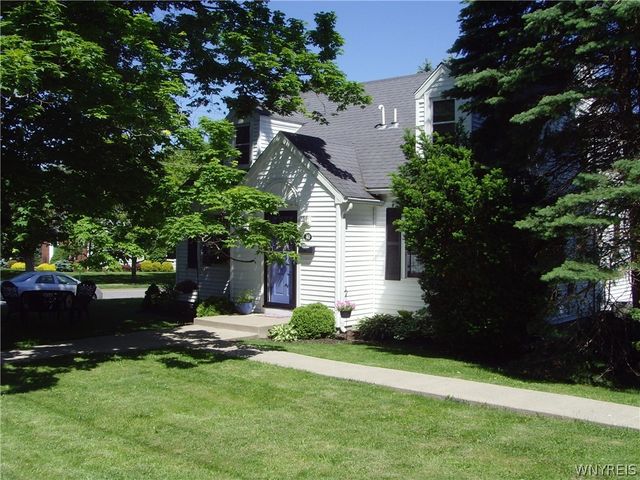 40 Princeton Place, Orchard Park, NY 14127