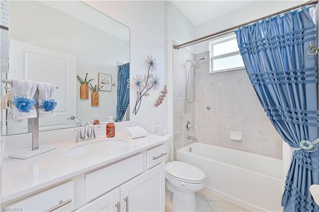 2200 Dragonfruit WAY, Naples, FL 34120