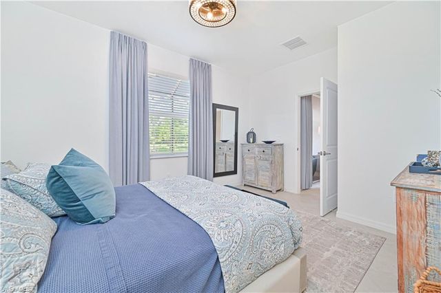 2200 Dragonfruit WAY, Naples, FL 34120