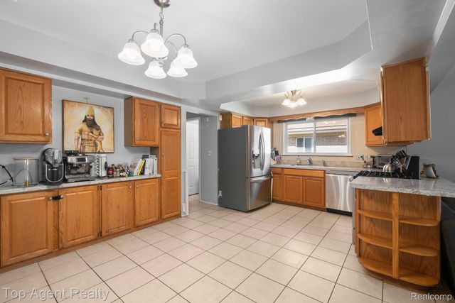 3053 Belcher Drive, Sterling Heights, MI 48310