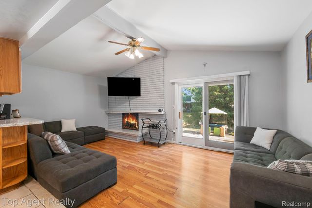 3053 Belcher Drive, Sterling Heights, MI 48310