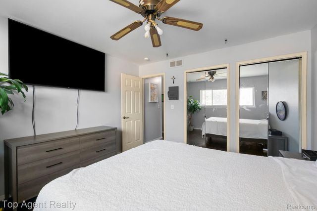 3053 Belcher Drive, Sterling Heights, MI 48310