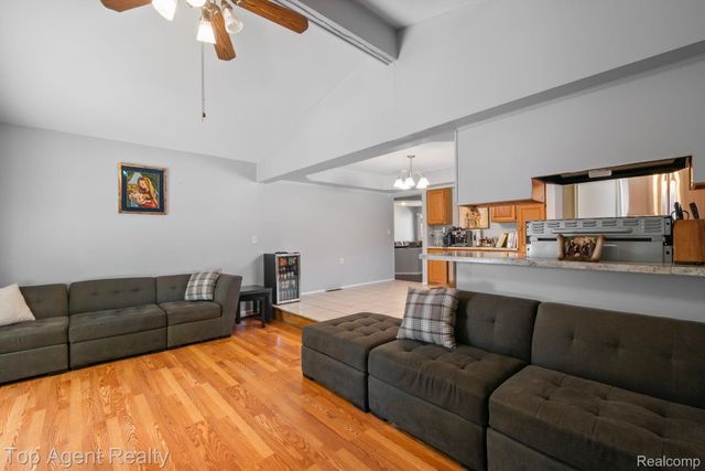 3053 Belcher Drive, Sterling Heights, MI 48310