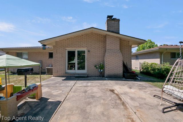 3053 Belcher Drive, Sterling Heights, MI 48310