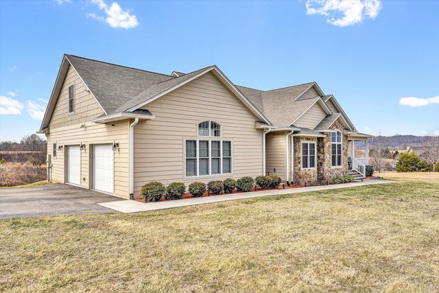 91 Cahas Summit RD, Boones Mill, VA 24065