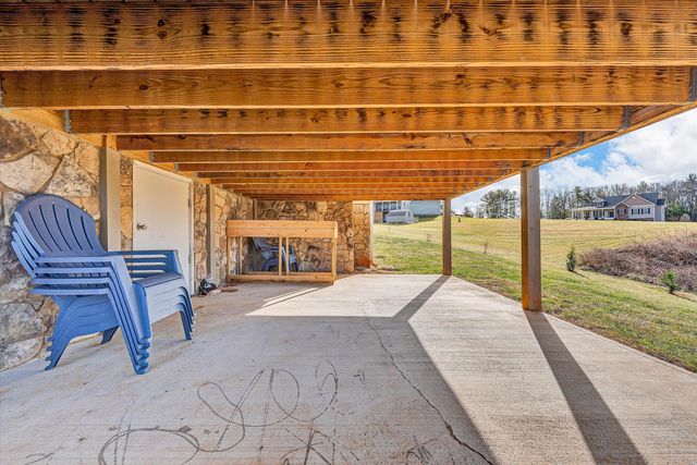 91 Cahas Summit RD, Boones Mill, VA 24065