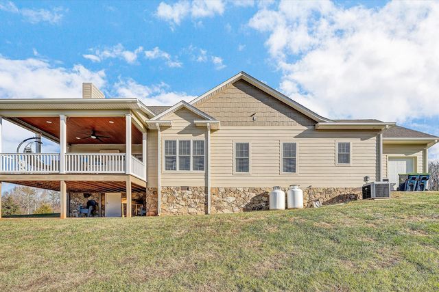 91 Cahas Summit RD, Boones Mill, VA 24065