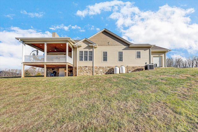 91 Cahas Summit RD, Boones Mill, VA 24065