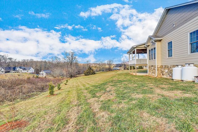 91 Cahas Summit RD, Boones Mill, VA 24065