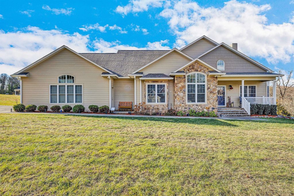 91 Cahas Summit RD, Boones Mill, VA 24065