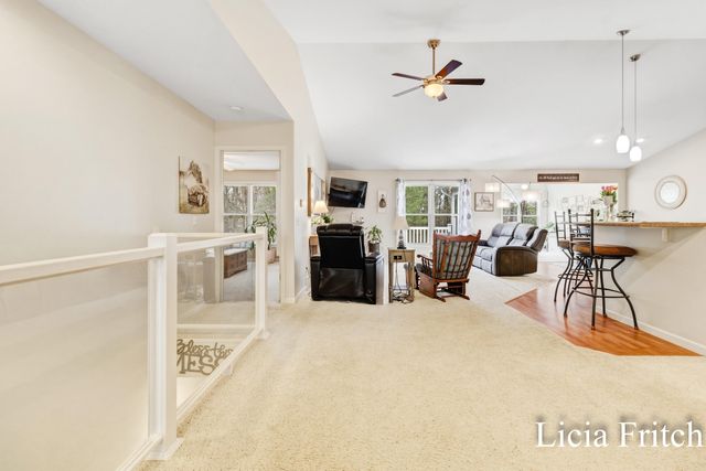1527 W Addison Way, Laketon Twp, MI 49445