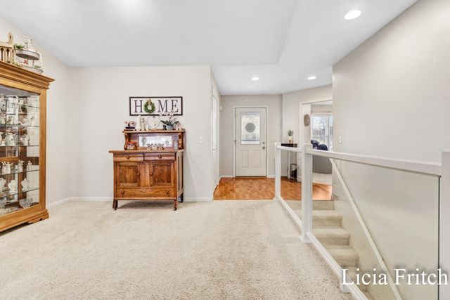 1527 W Addison Way, Laketon Twp, MI 49445
