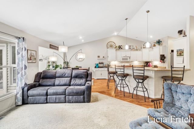1527 W Addison Way, Laketon Twp, MI 49445