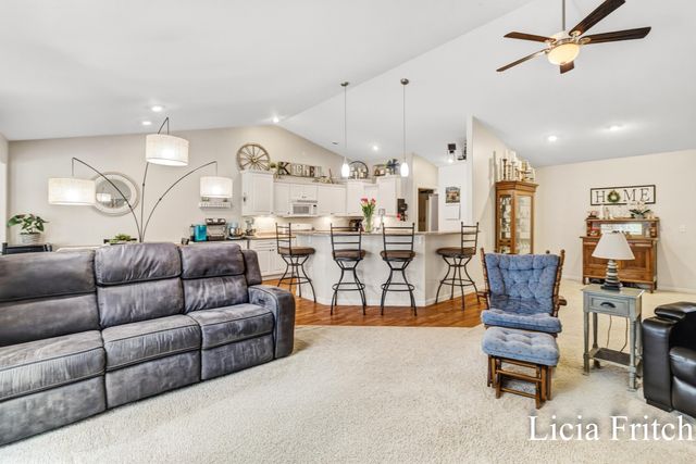 1527 W Addison Way, Laketon Twp, MI 49445