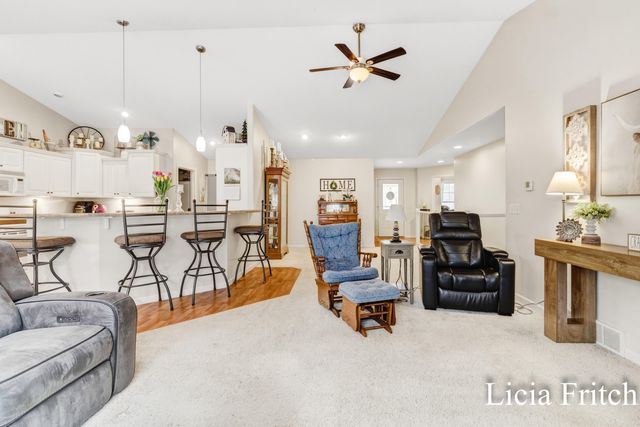 1527 W Addison Way, Laketon Twp, MI 49445