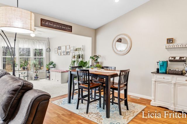 1527 W Addison Way, Laketon Twp, MI 49445