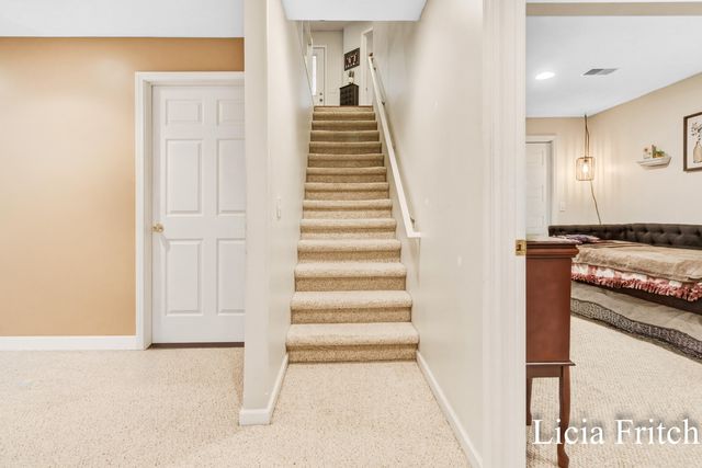 1527 W Addison Way, Laketon Twp, MI 49445