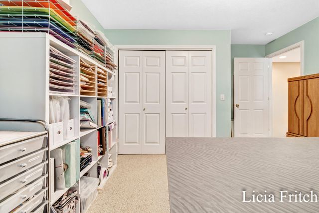 1527 W Addison Way, Laketon Twp, MI 49445