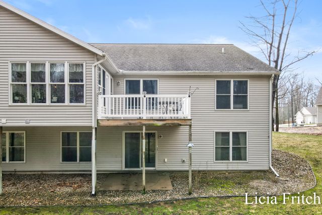 1527 W Addison Way, Laketon Twp, MI 49445