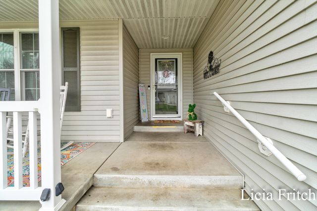 1527 W Addison Way, Laketon Twp, MI 49445