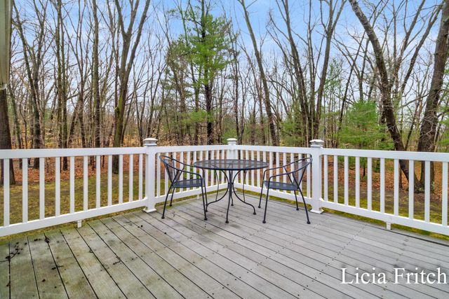 1527 W Addison Way, Laketon Twp, MI 49445