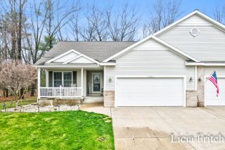 1527 W Addison Way, Laketon Twp, MI 49445